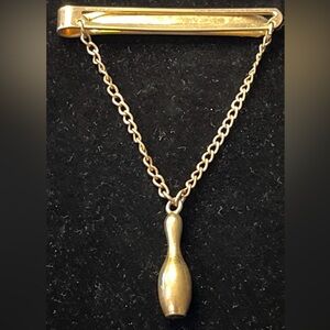 Elegant Gold Tone Tie Clip (approx. date 1938)